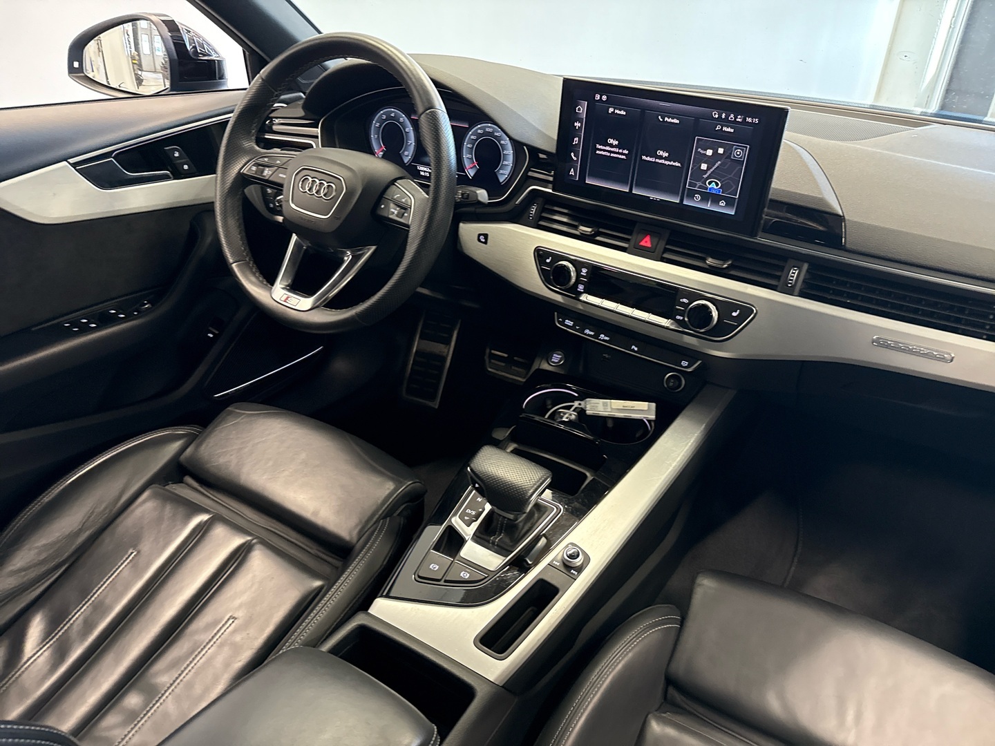 AUDI A4 2021
