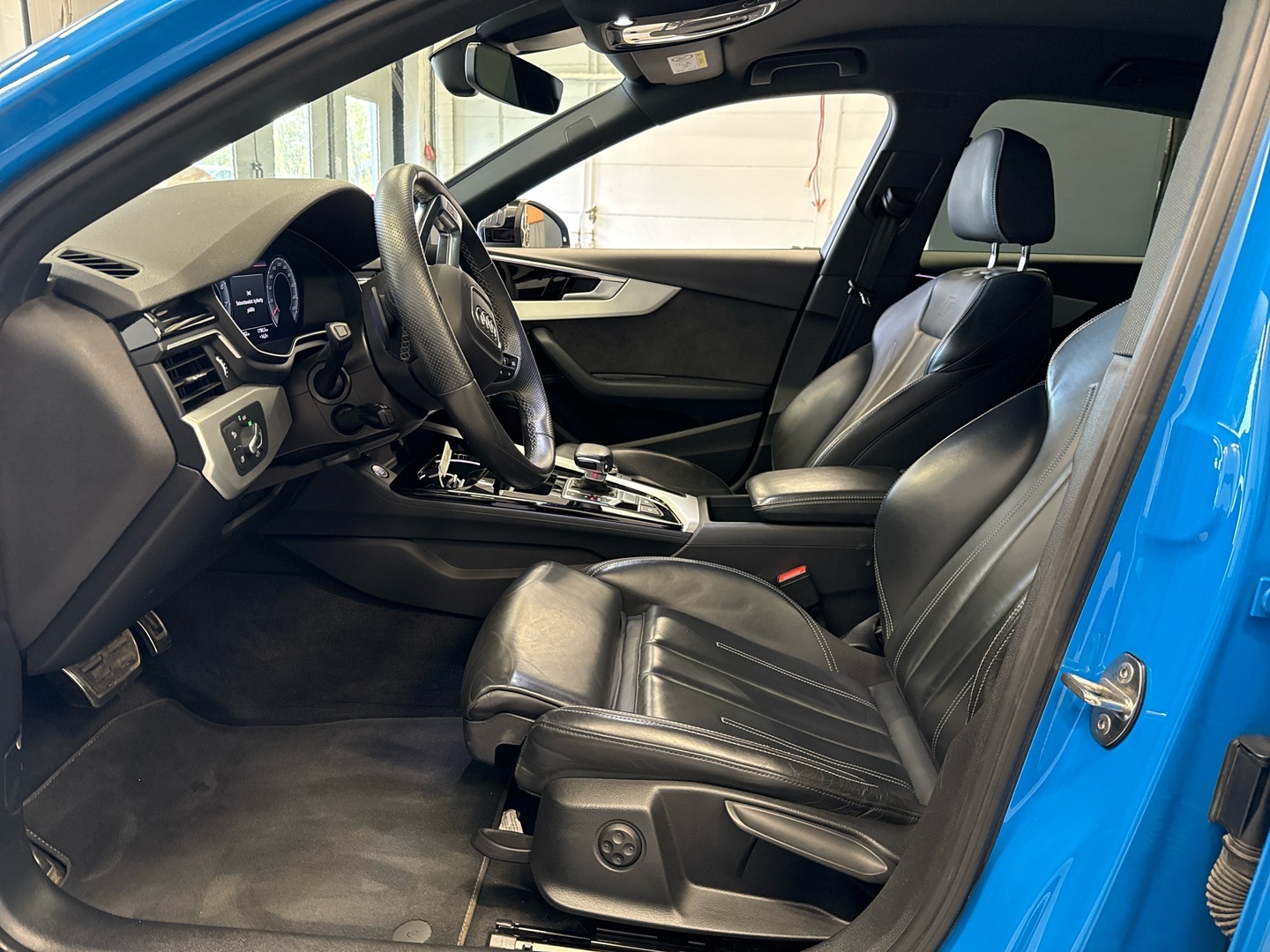AUDI A4 2021