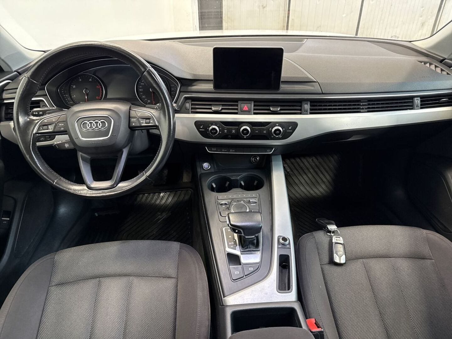 AUDI A4 2016