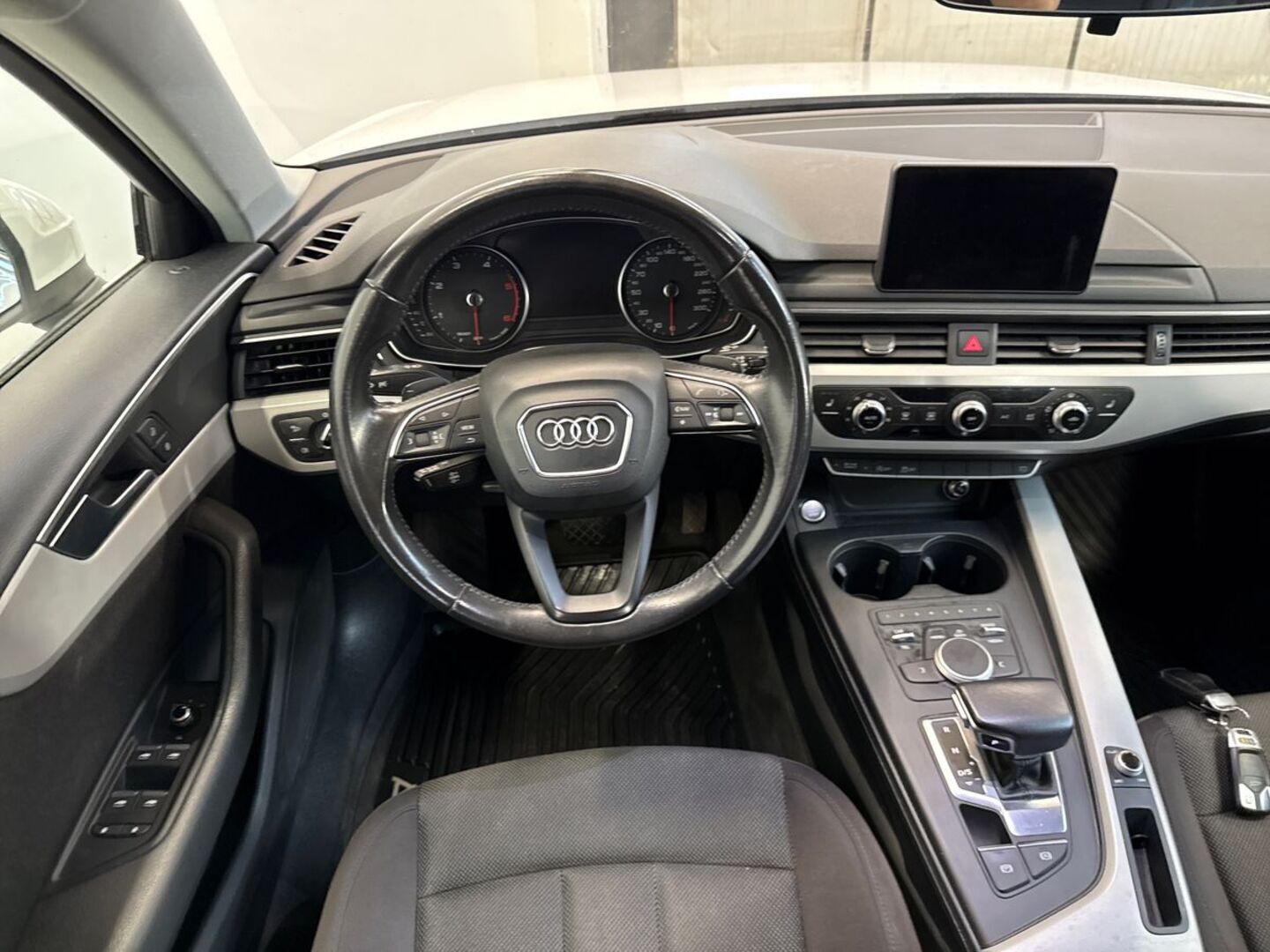 AUDI A4 2016
