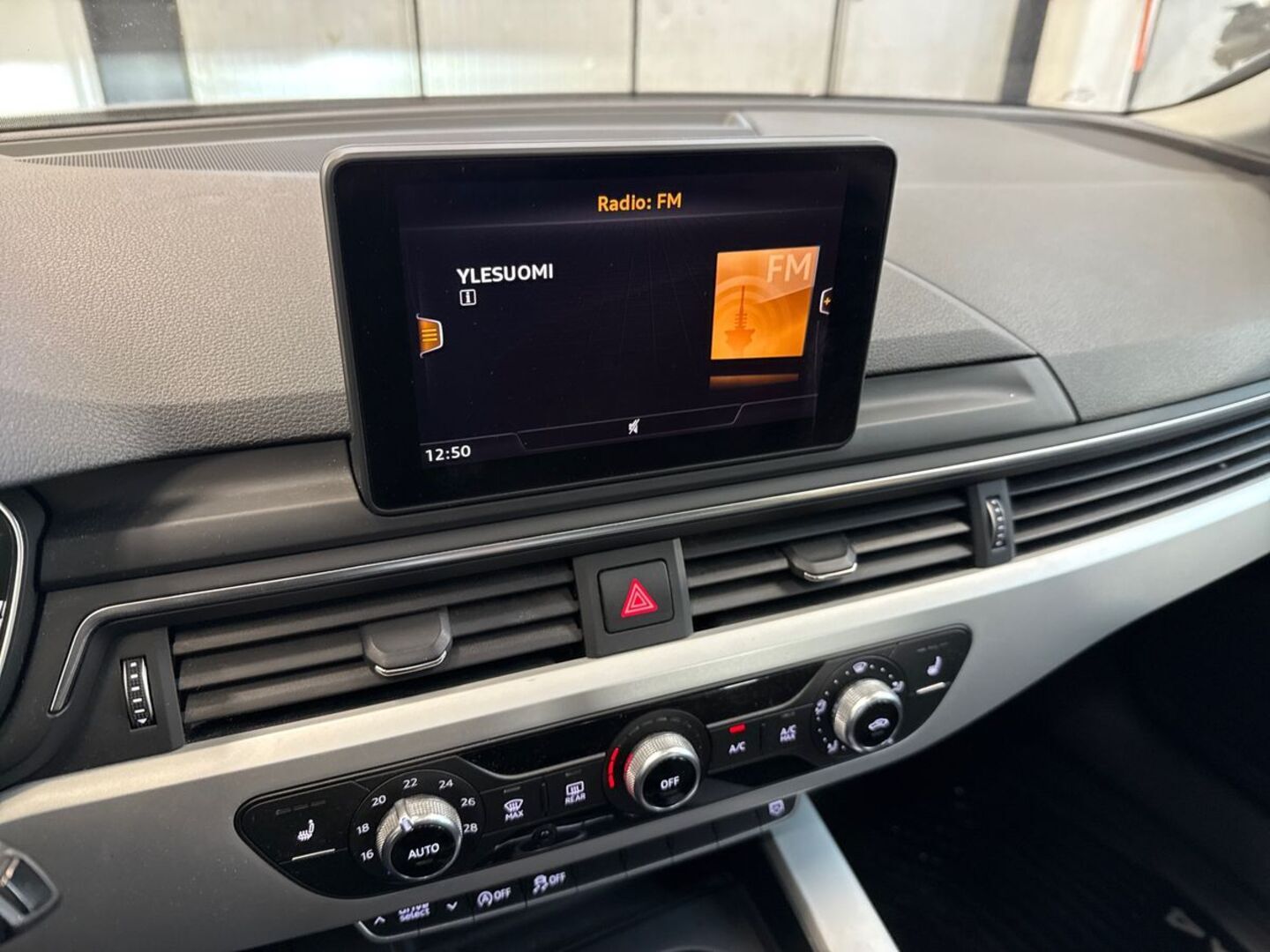 AUDI A4 2016
