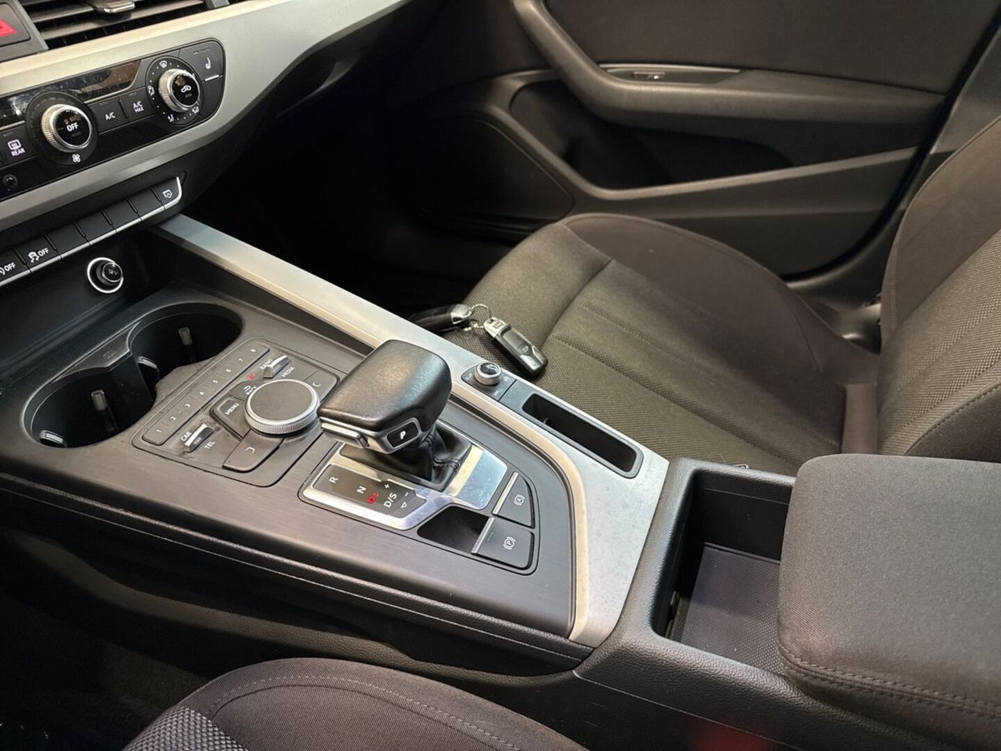 AUDI A4 2016