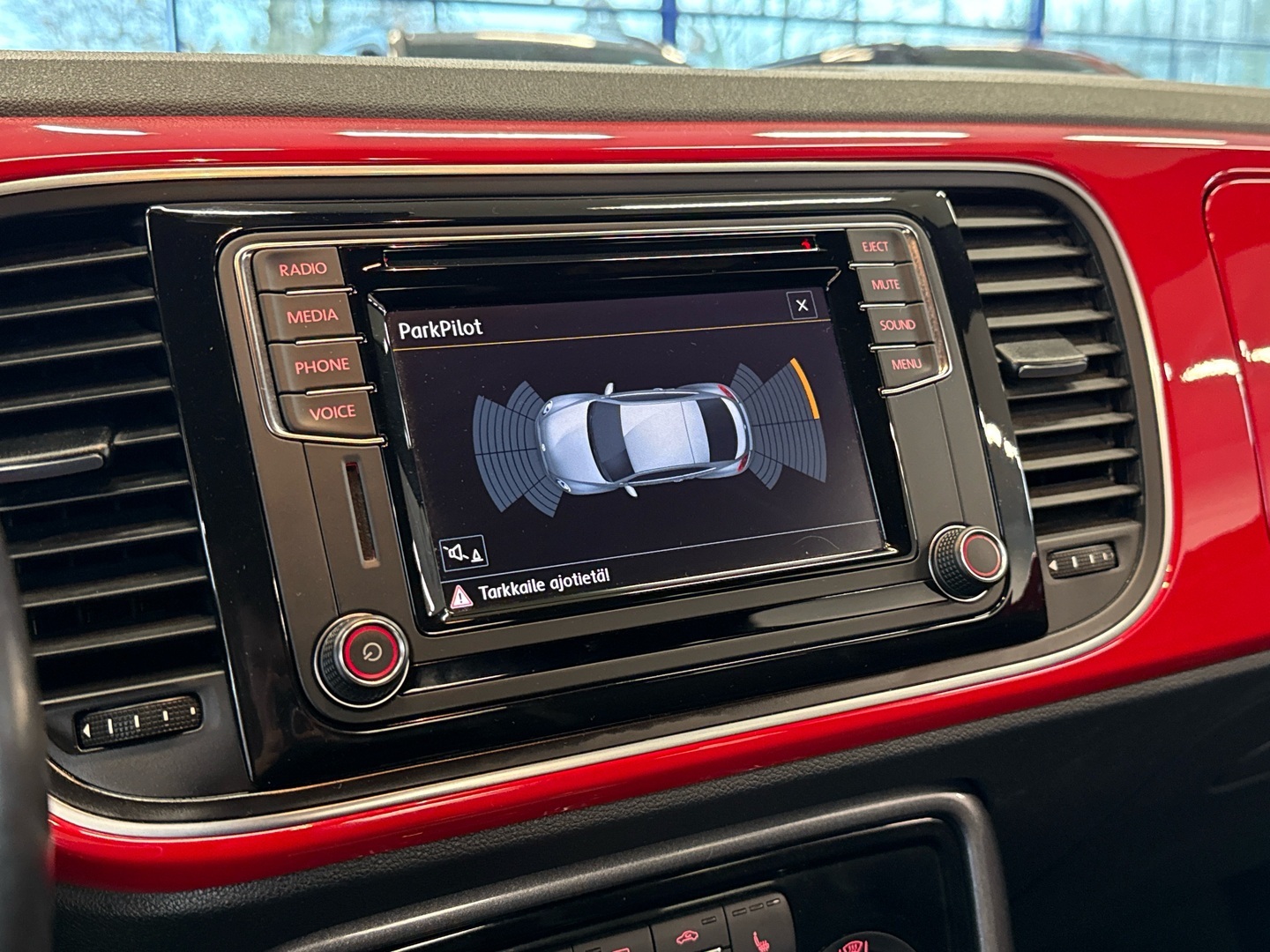 VOLKSWAGEN Beetle 2017