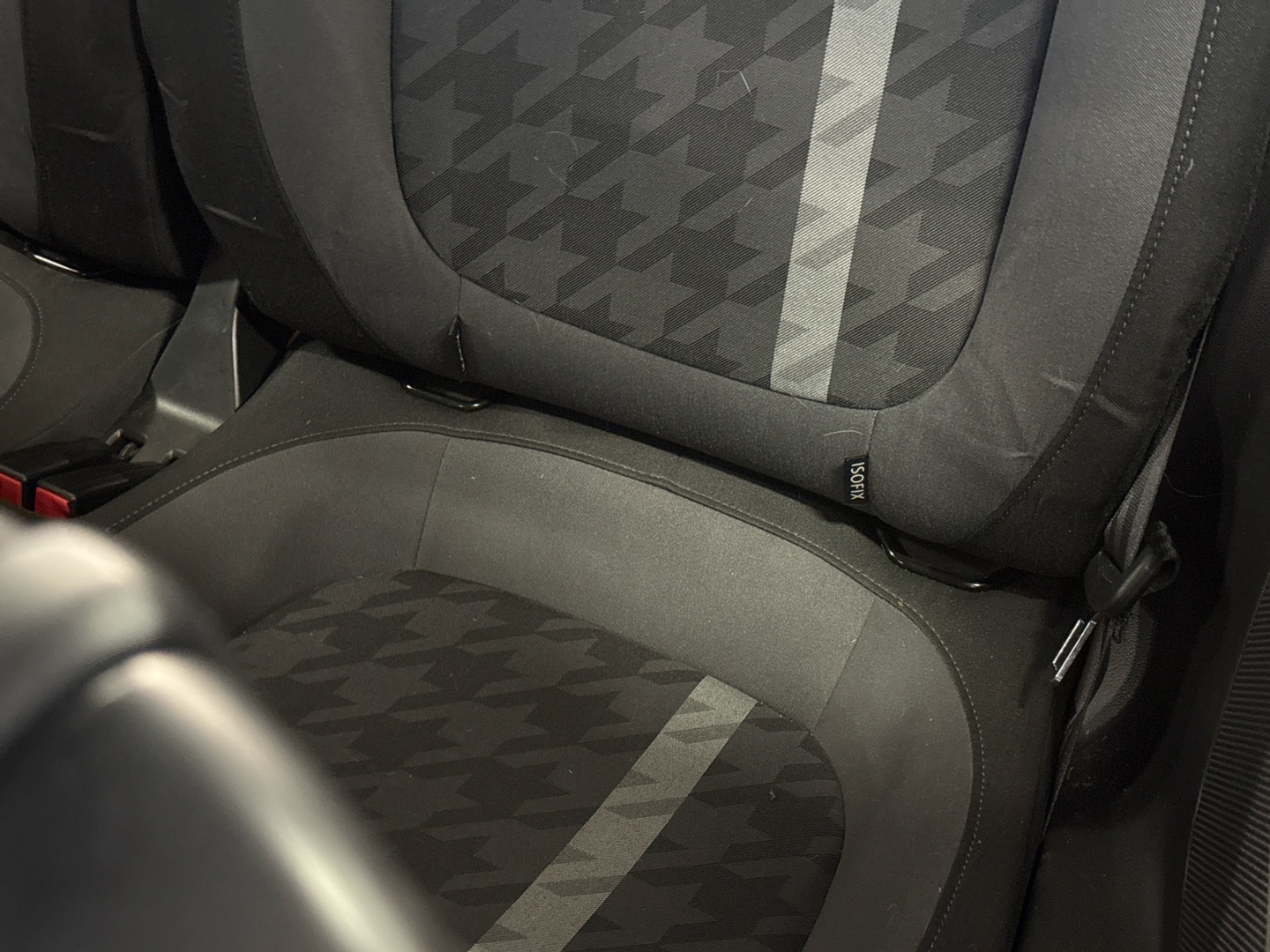 VOLKSWAGEN Beetle 2017