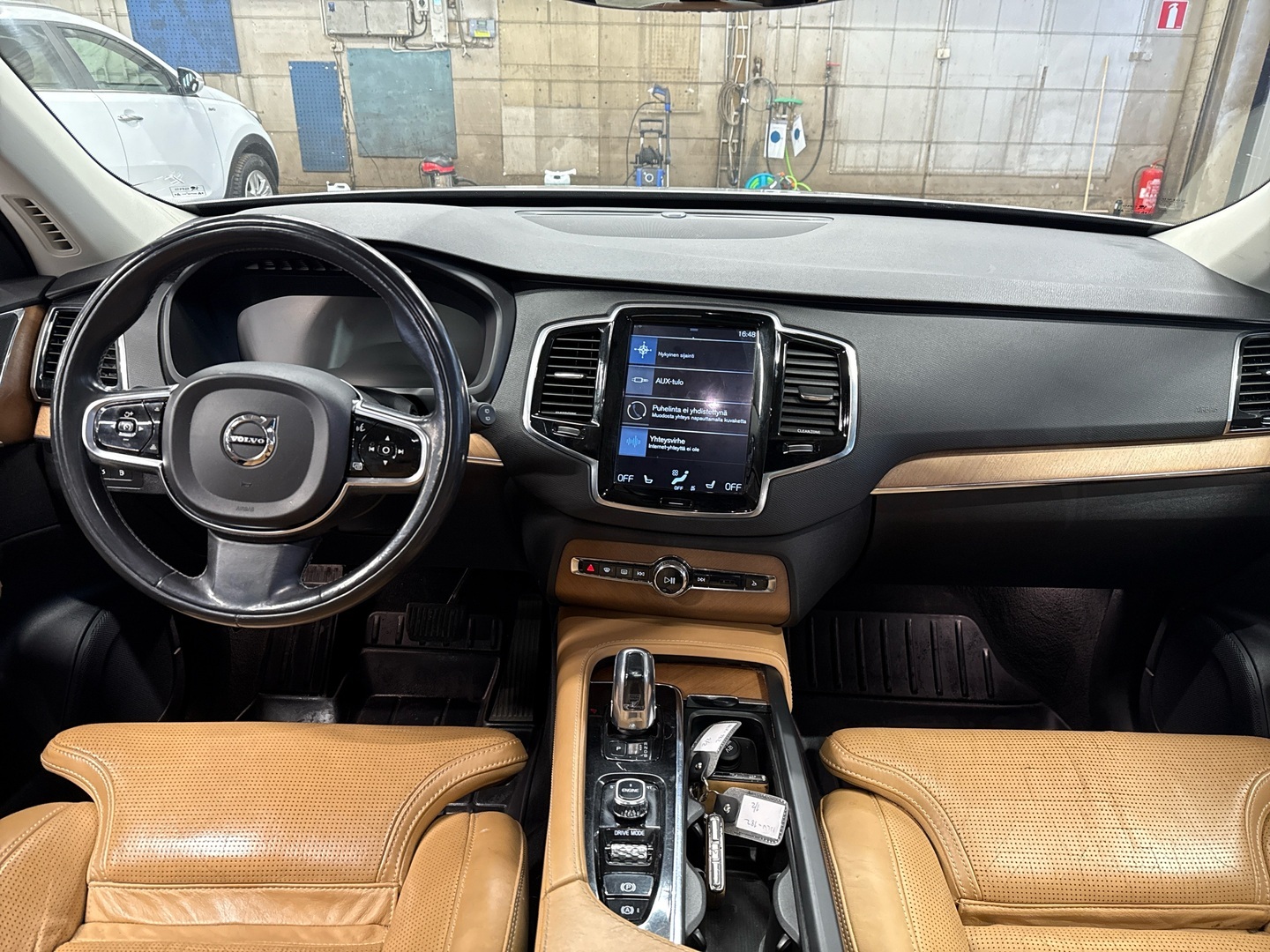 VOLVO XC90 2016
