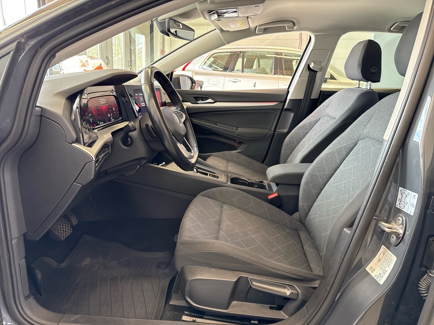 VOLKSWAGEN Golf 2021