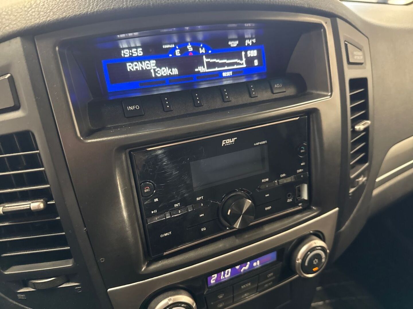 MITSUBISHI Pajero 24