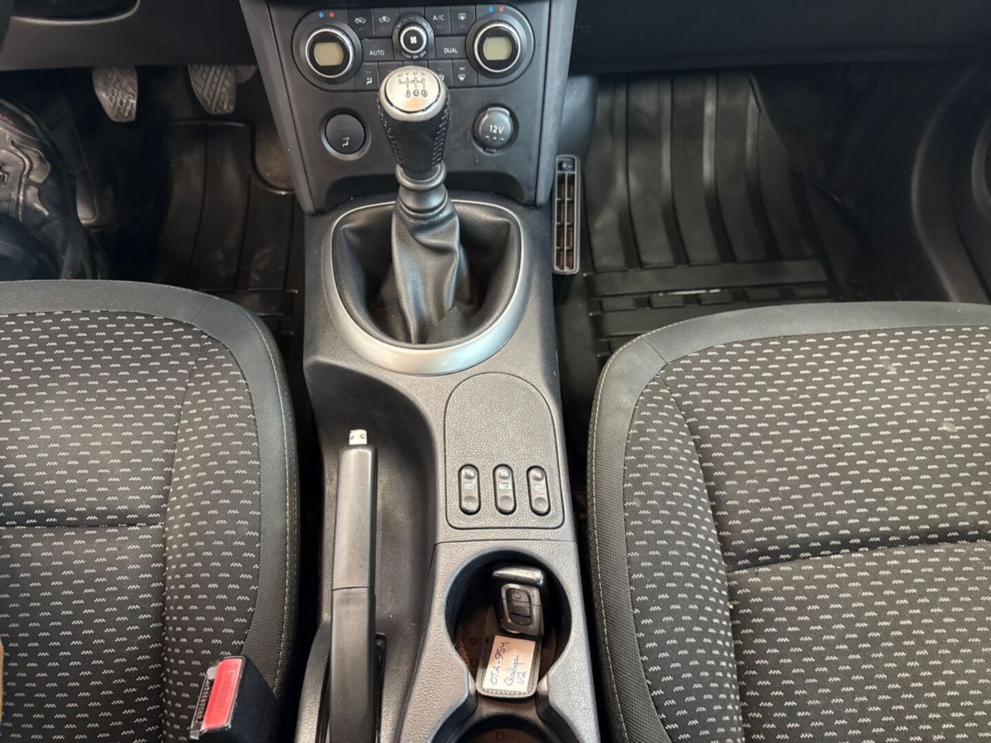 NISSAN Qashqai 2010