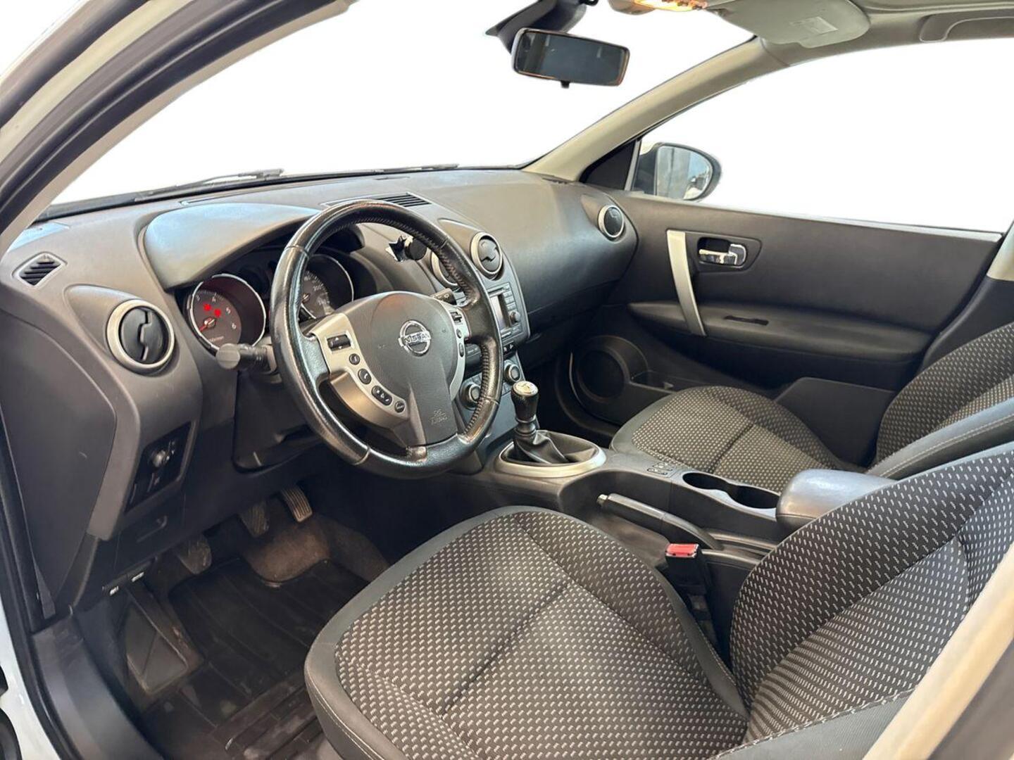 NISSAN Qashqai 2010
