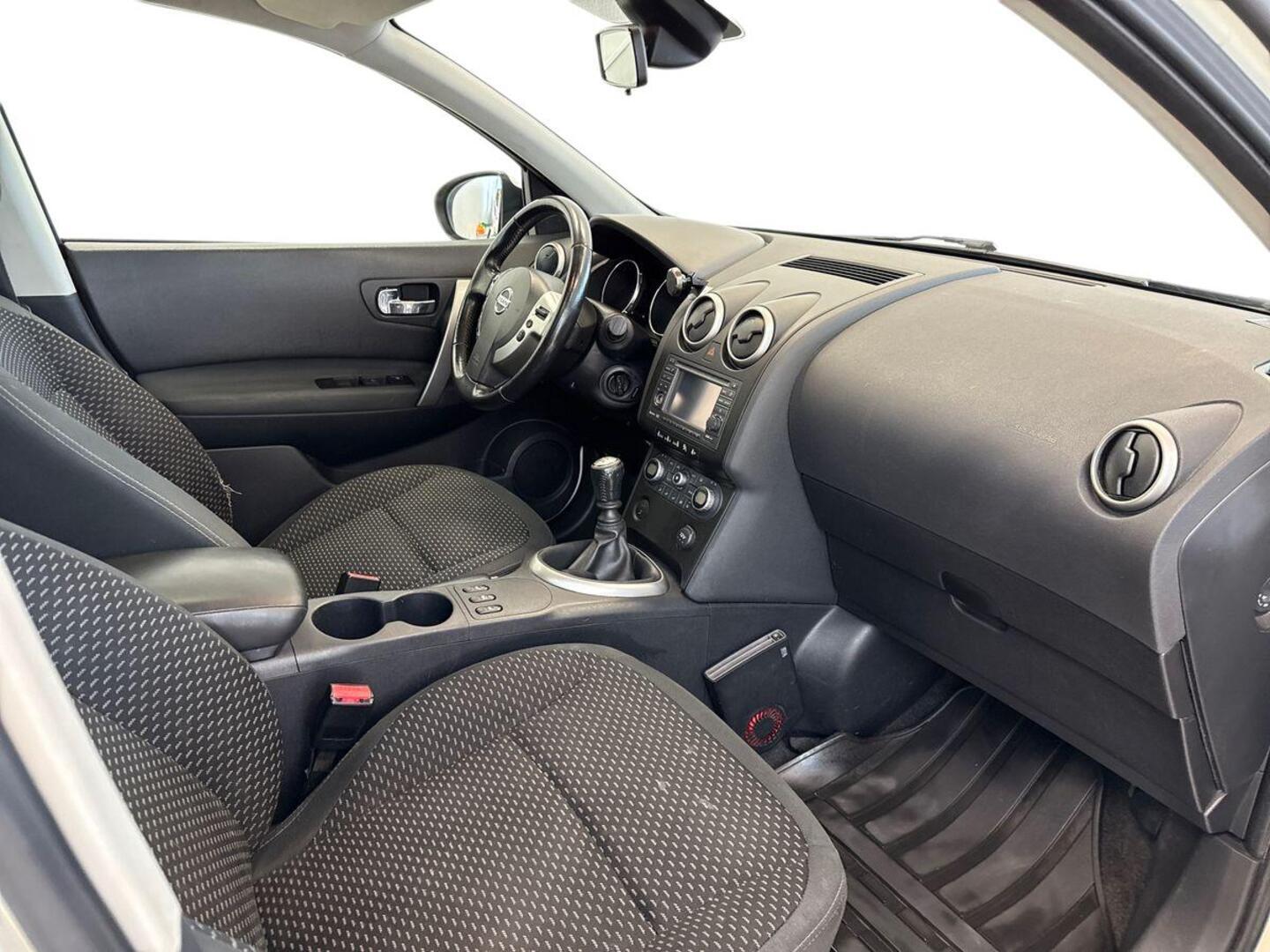 NISSAN Qashqai 2010