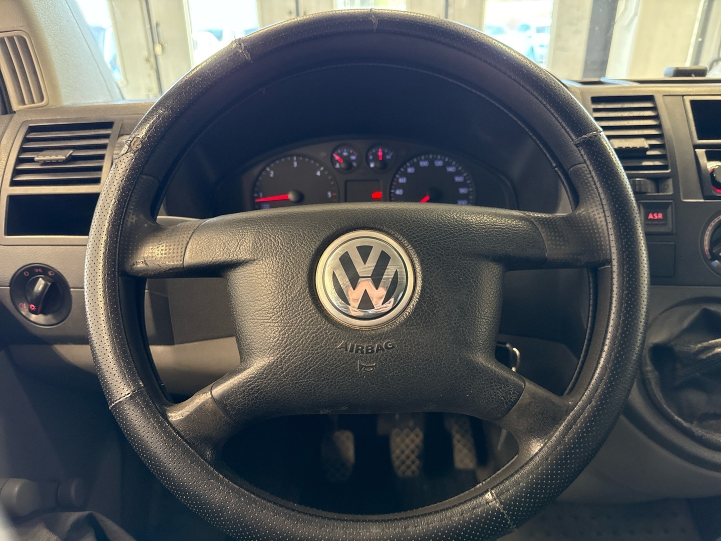 VOLKSWAGEN Transporter 2005