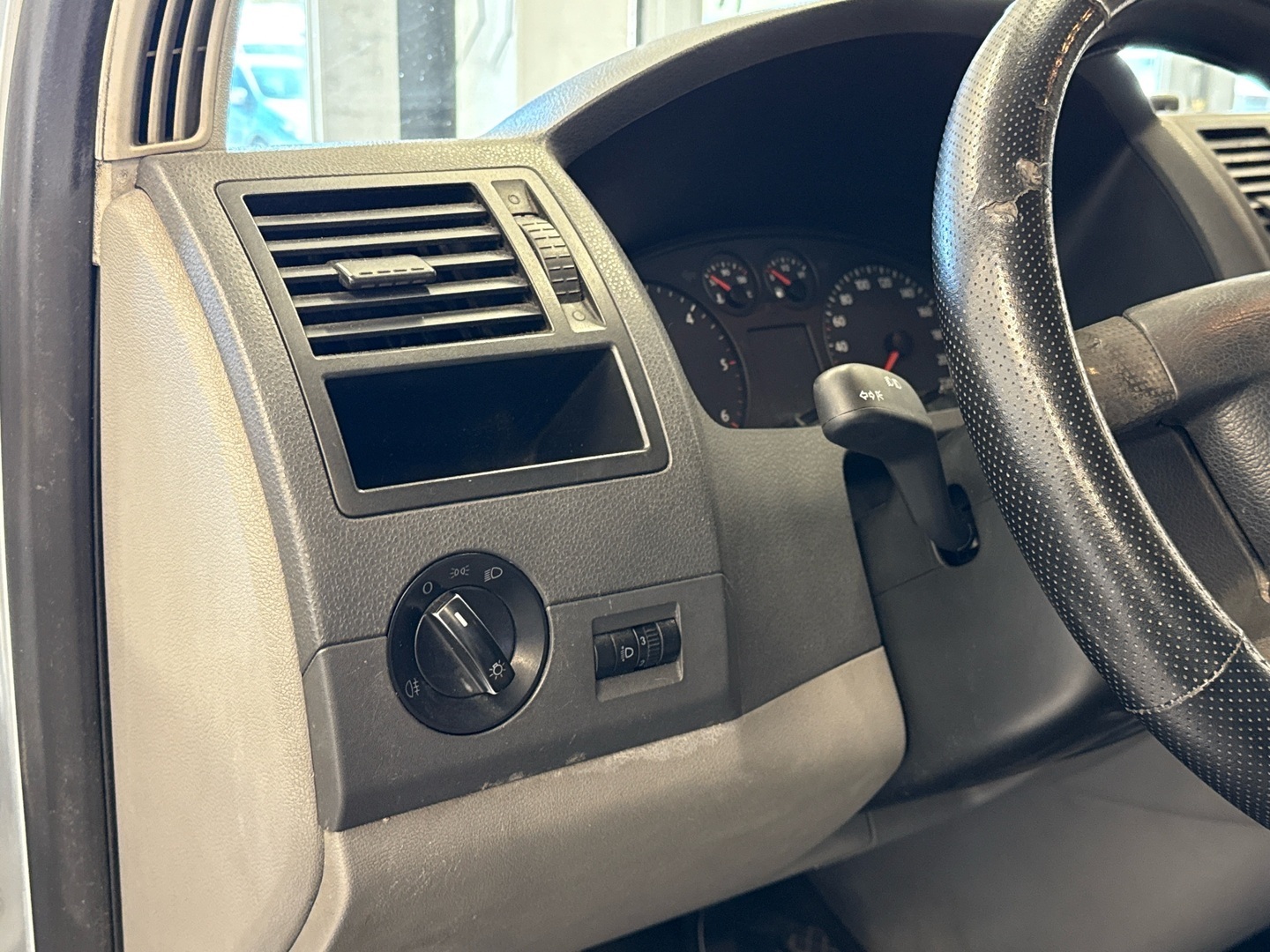 VOLKSWAGEN Transporter 2005
