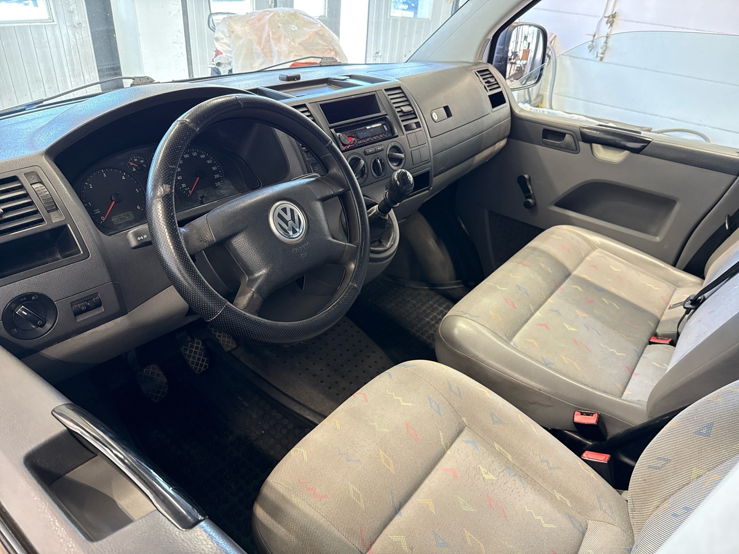 VOLKSWAGEN Transporter 2005