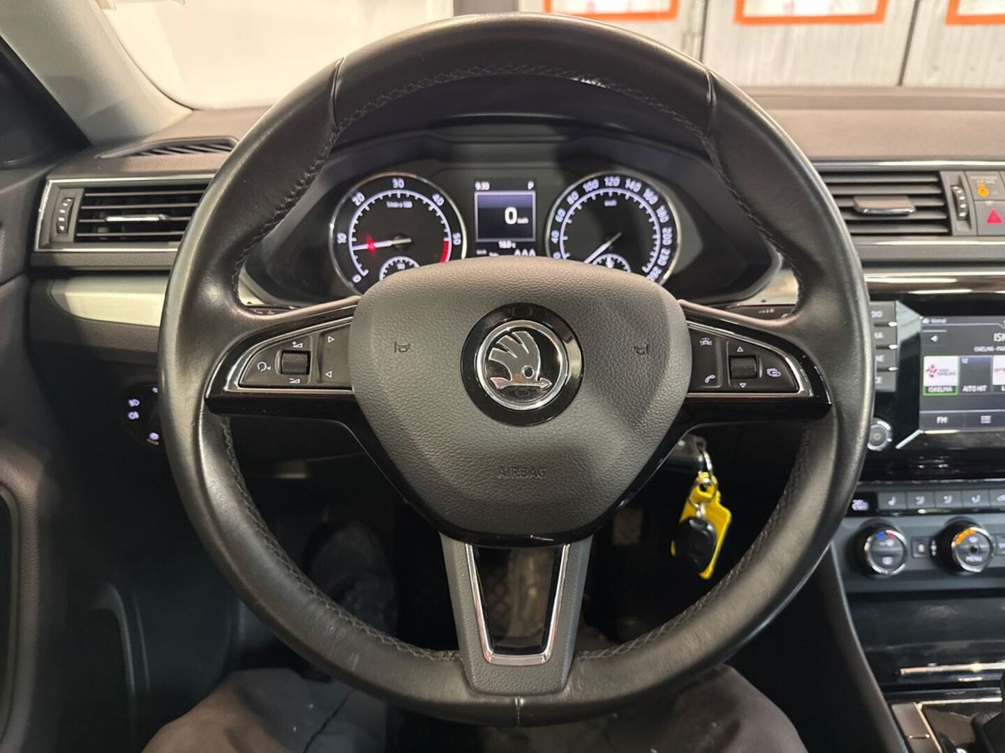 SKODA Superb 2016