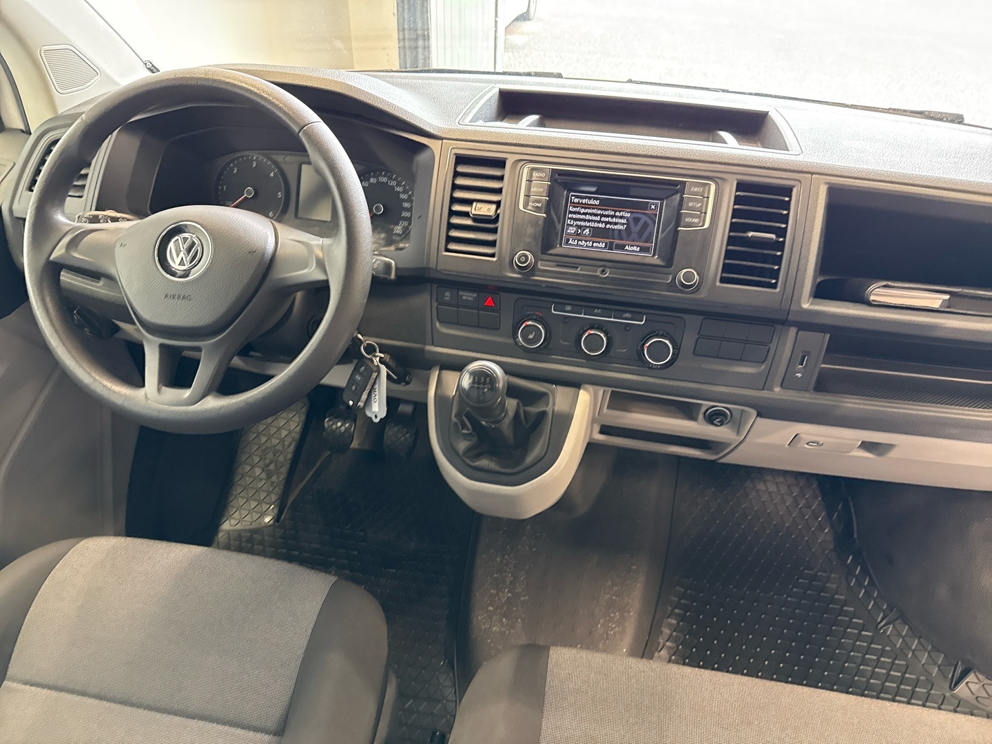 VOLKSWAGEN Transporter 2017