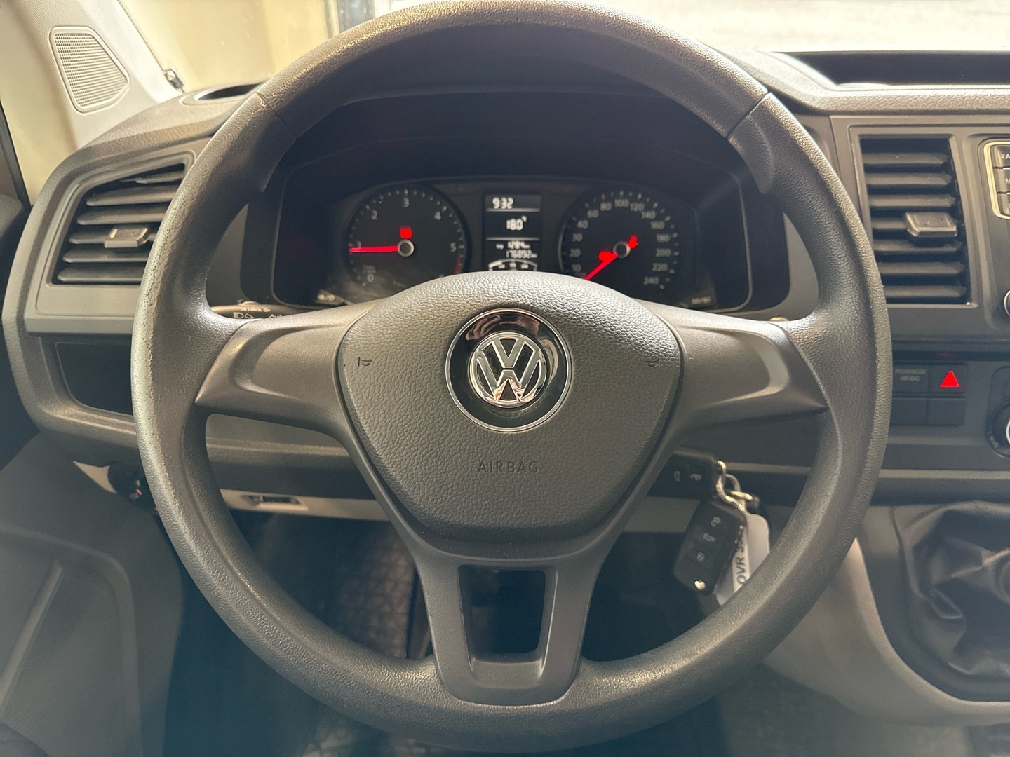 VOLKSWAGEN Transporter 2017