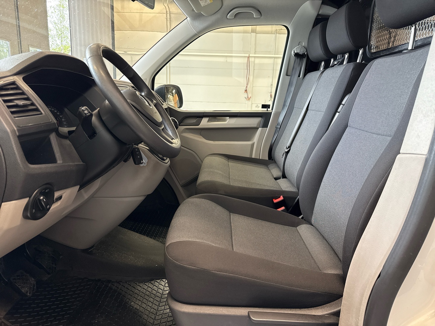 VOLKSWAGEN Transporter 2017
