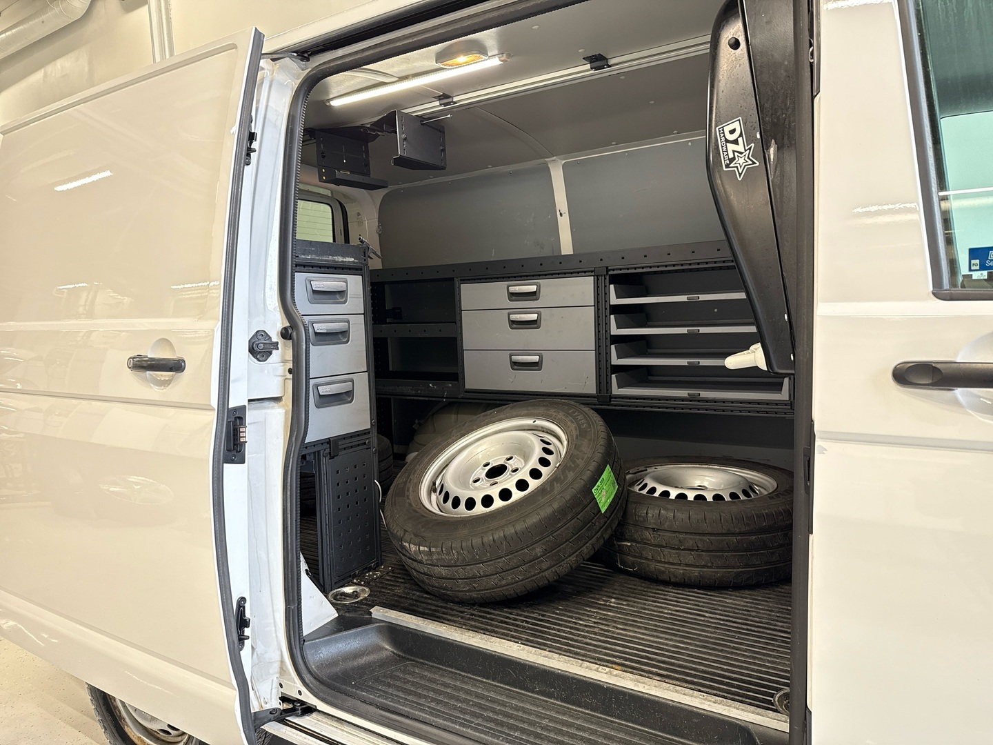 VOLKSWAGEN Transporter 2017