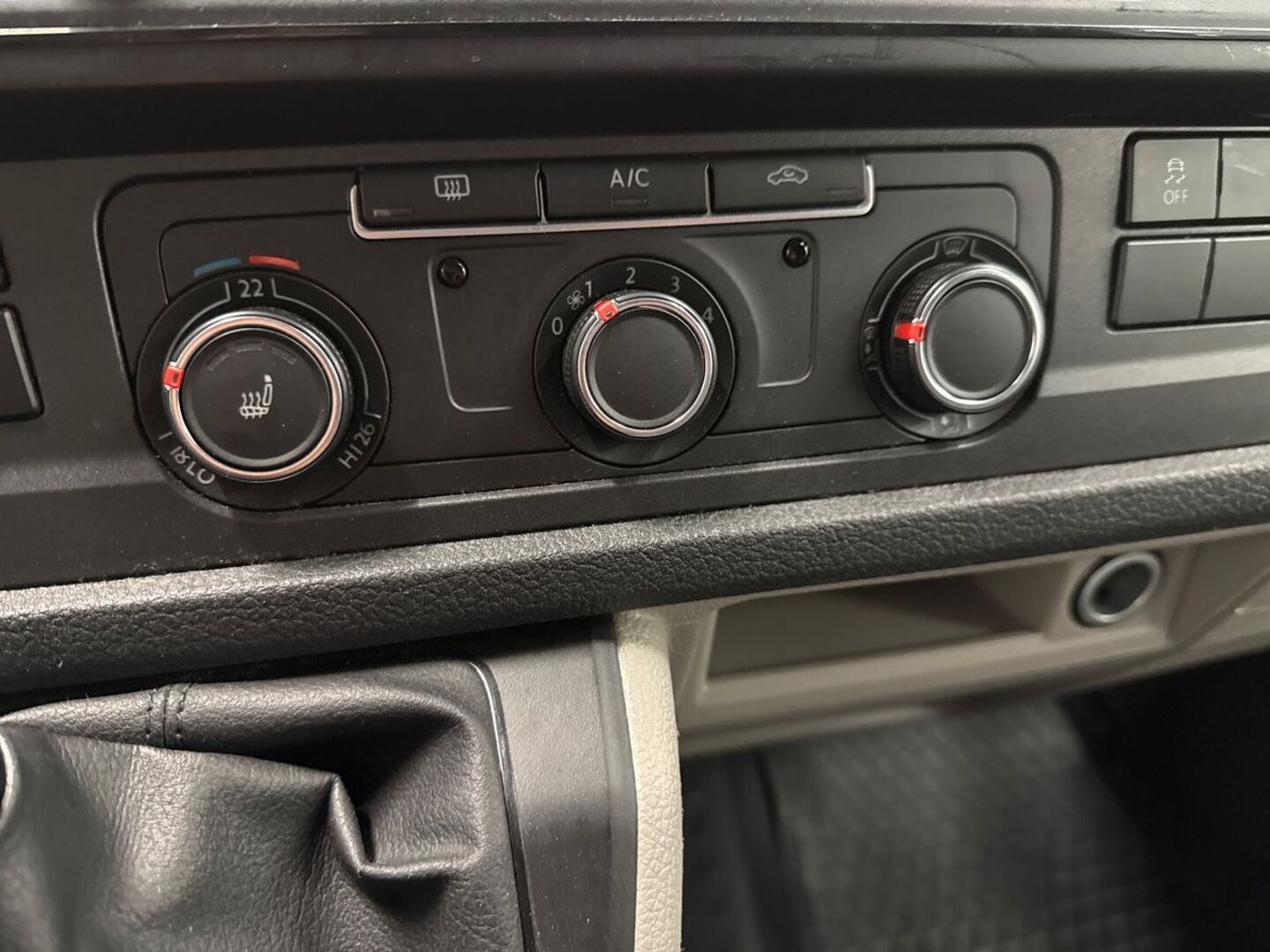 VOLKSWAGEN Transporter 2017