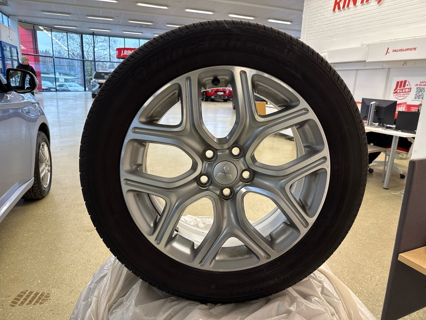 MITSUBISHI Outlander PHEV 2014