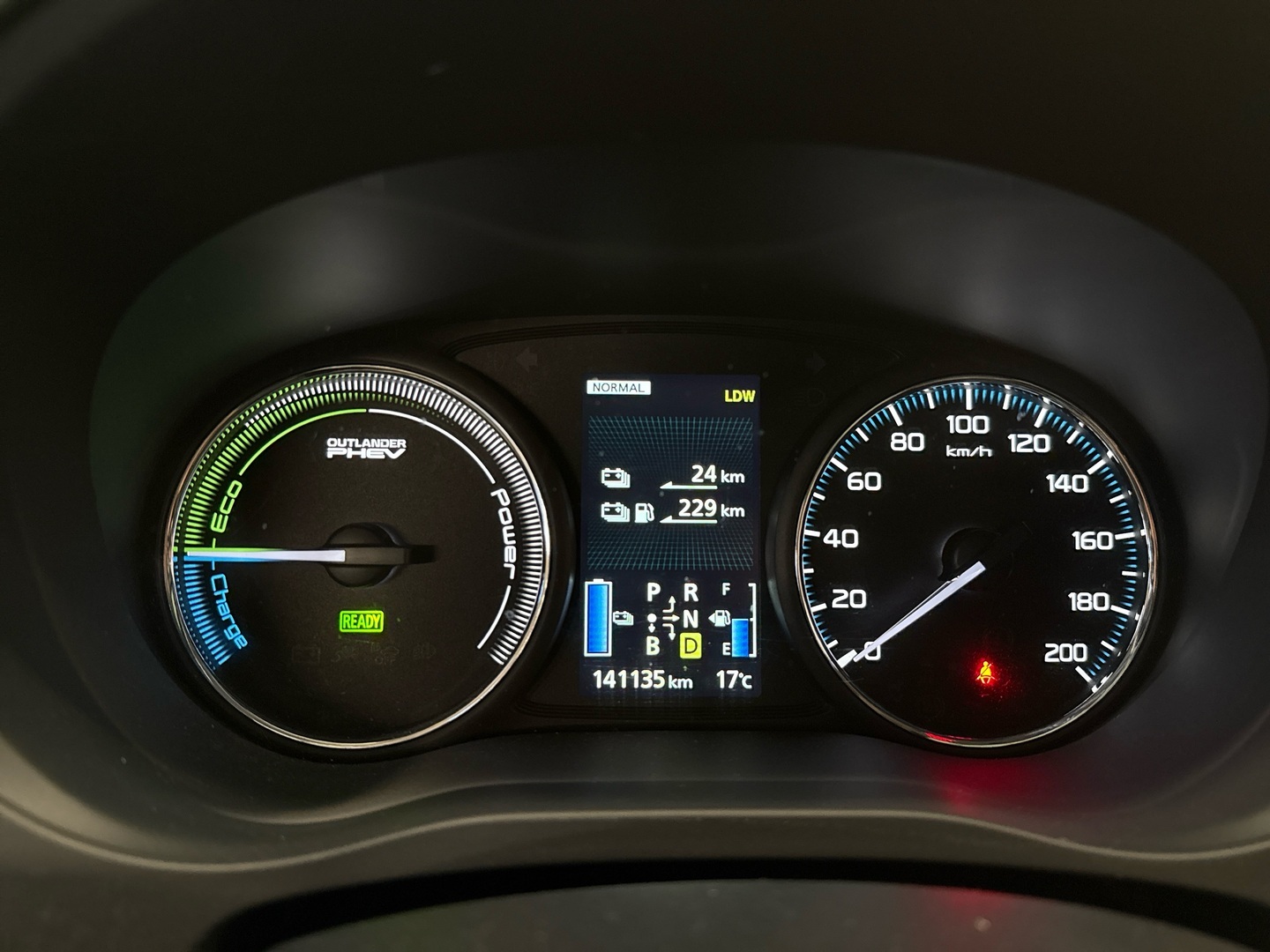 MITSUBISHI Outlander PHEV 2014