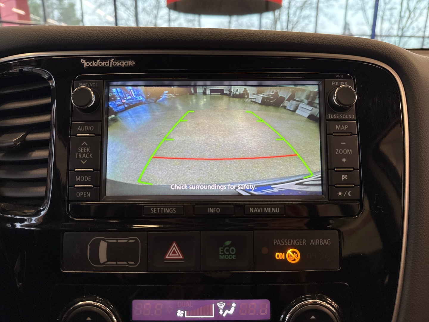 MITSUBISHI Outlander PHEV 2014