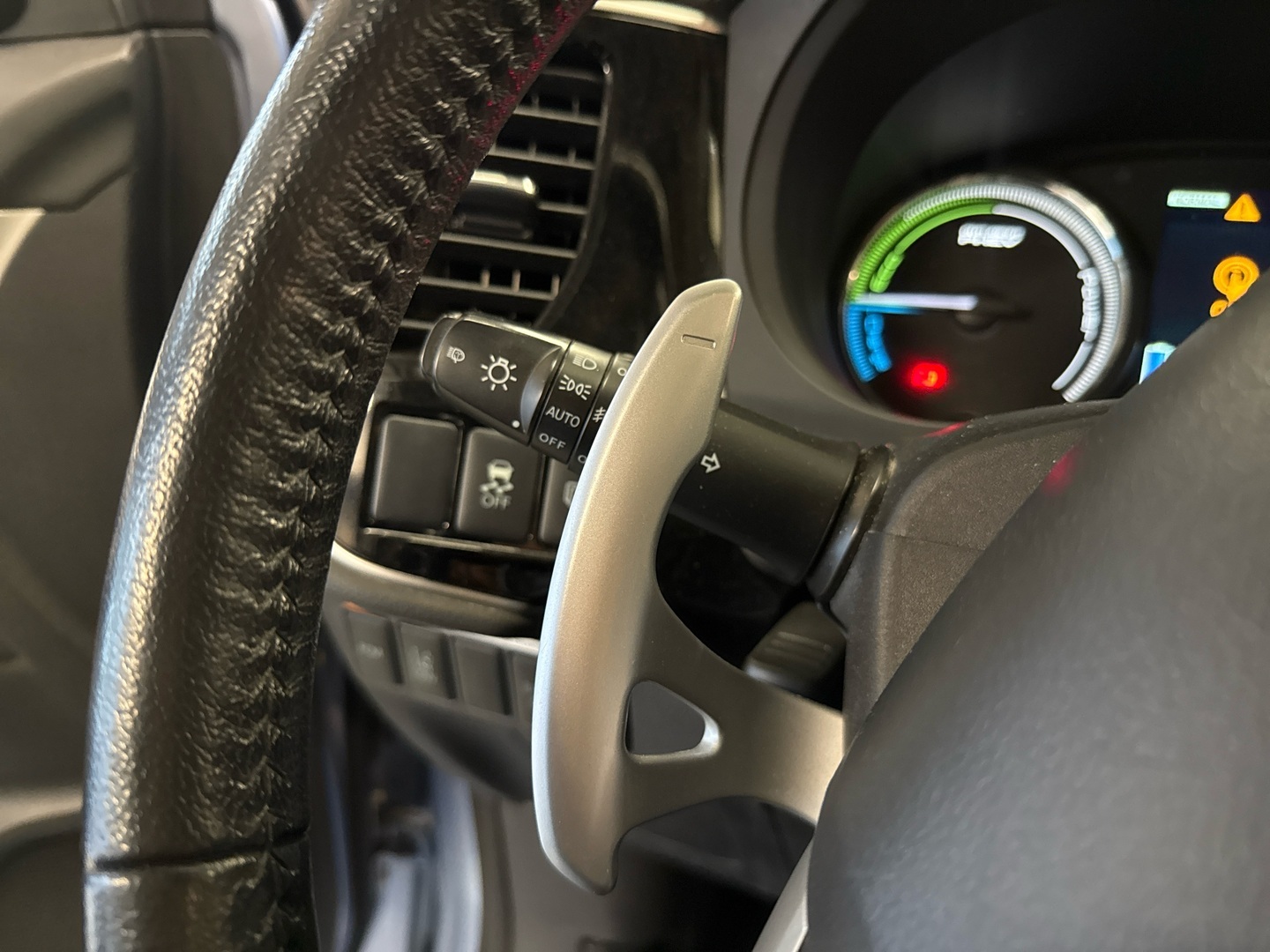 MITSUBISHI Outlander PHEV 2014