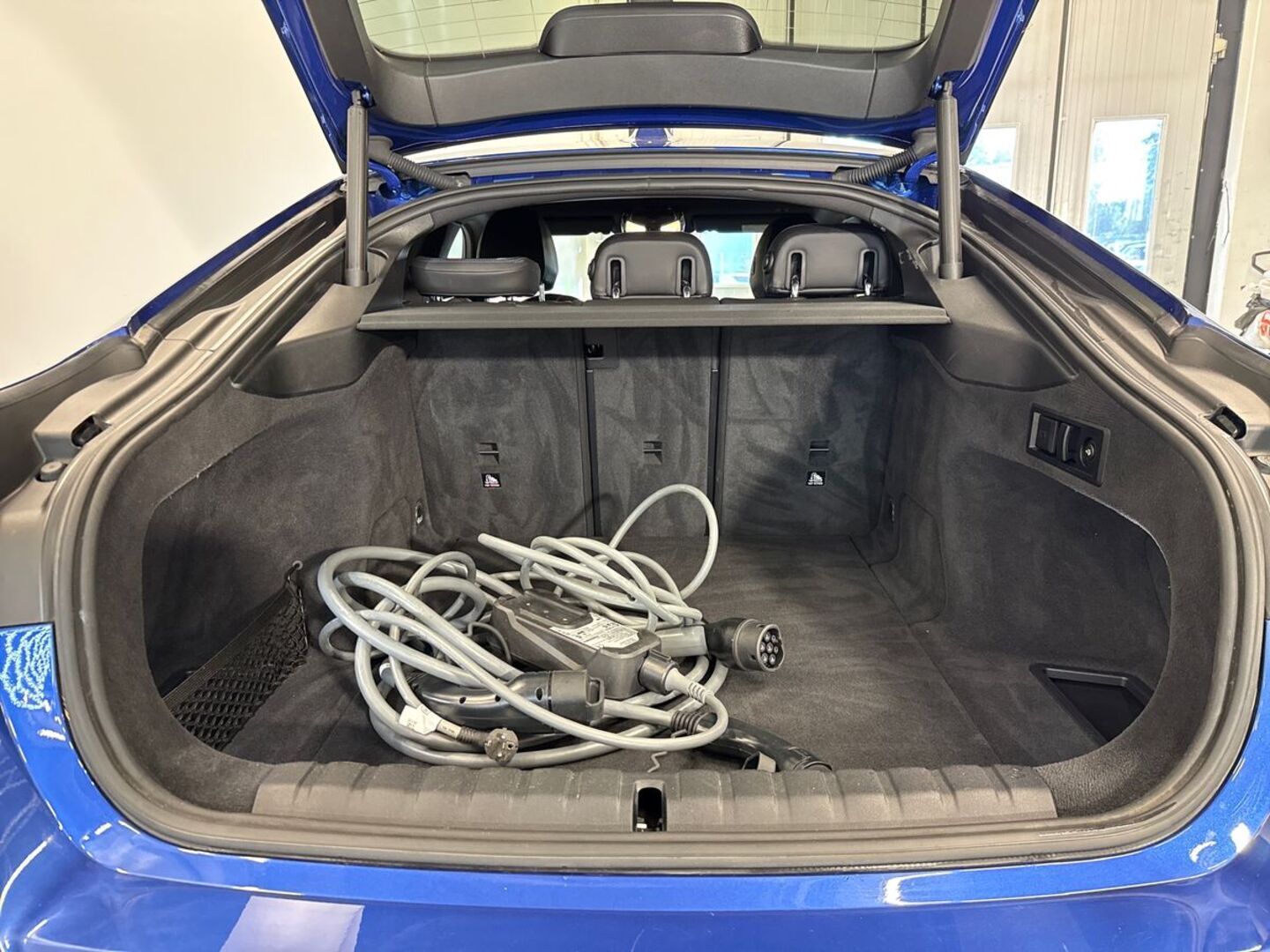 BMW i4 11