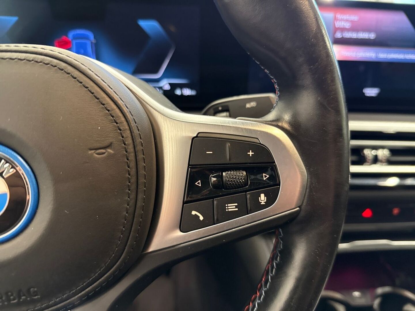 BMW i4 28
