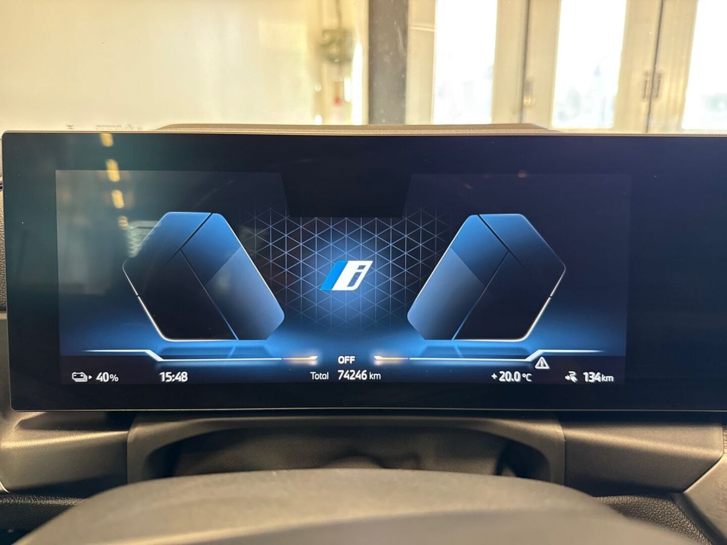 BMW i4 29