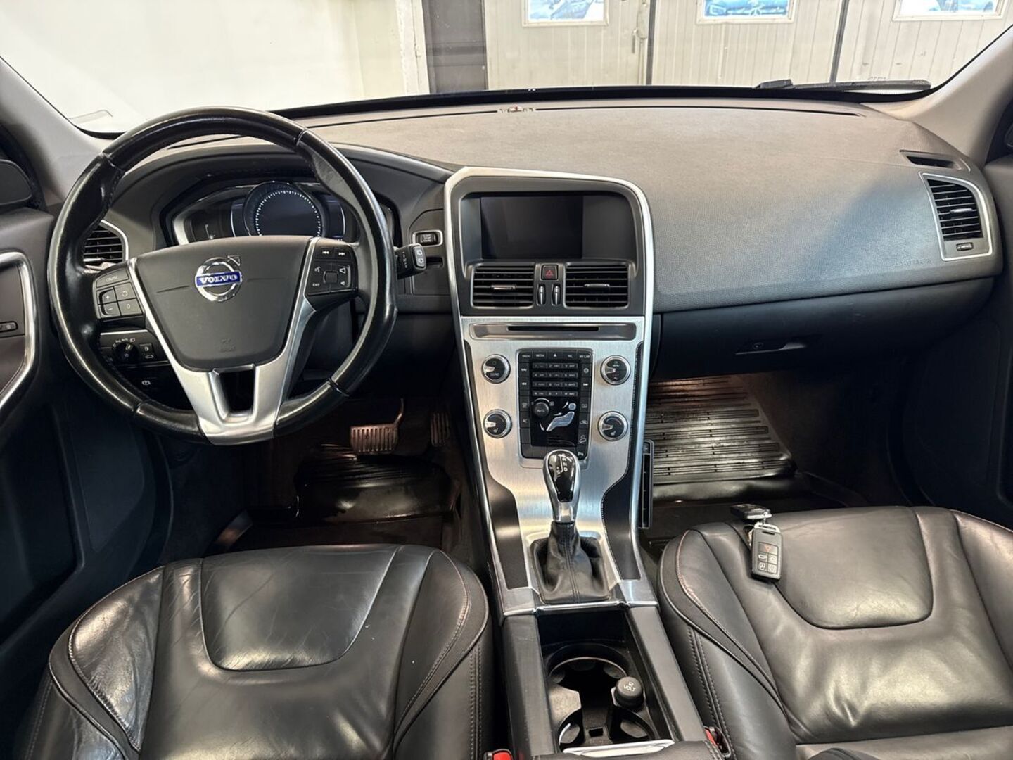 VOLVO XC60 19