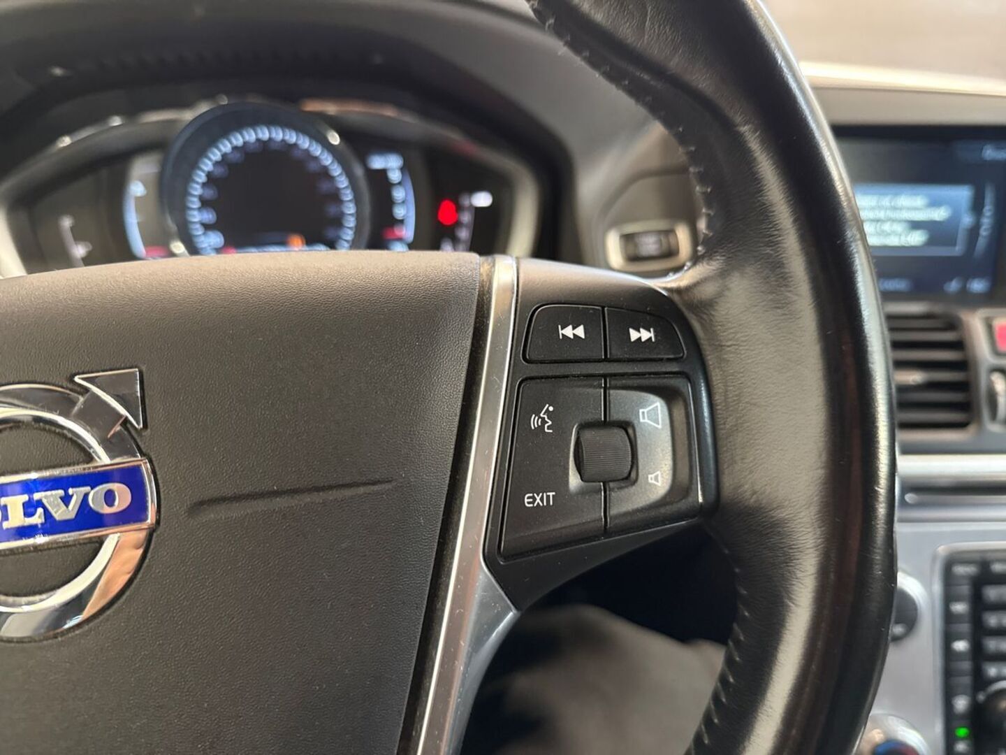 VOLVO XC60 24