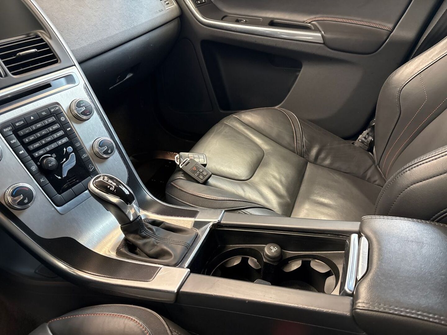 VOLVO XC60 27