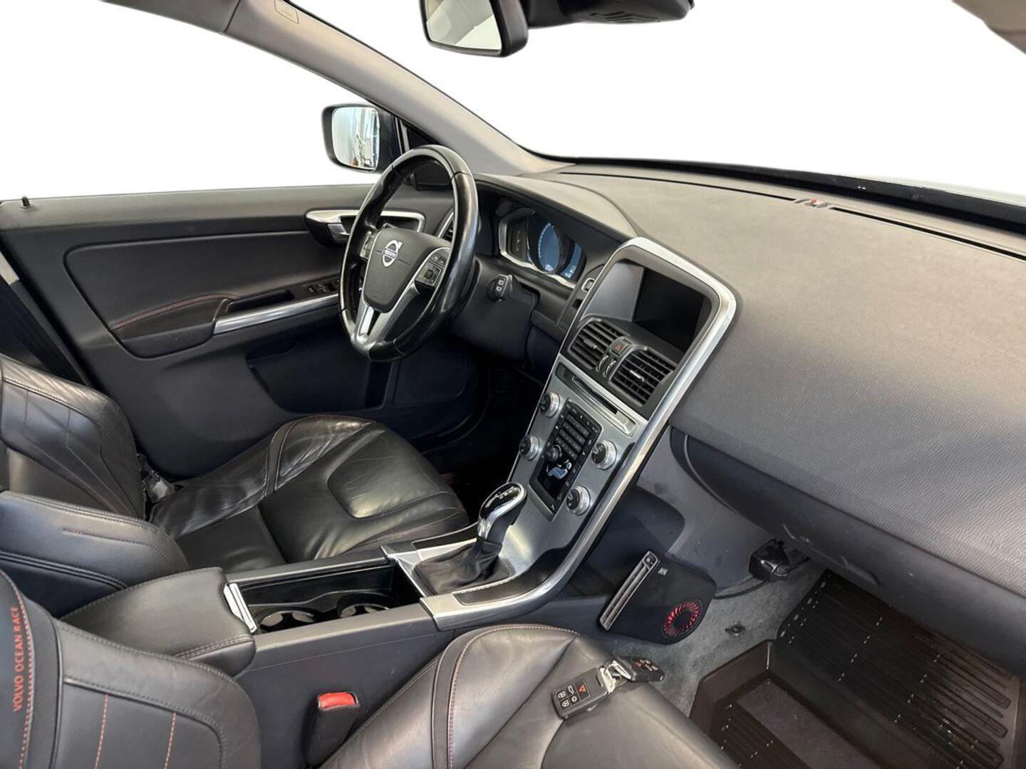 VOLVO XC60 9