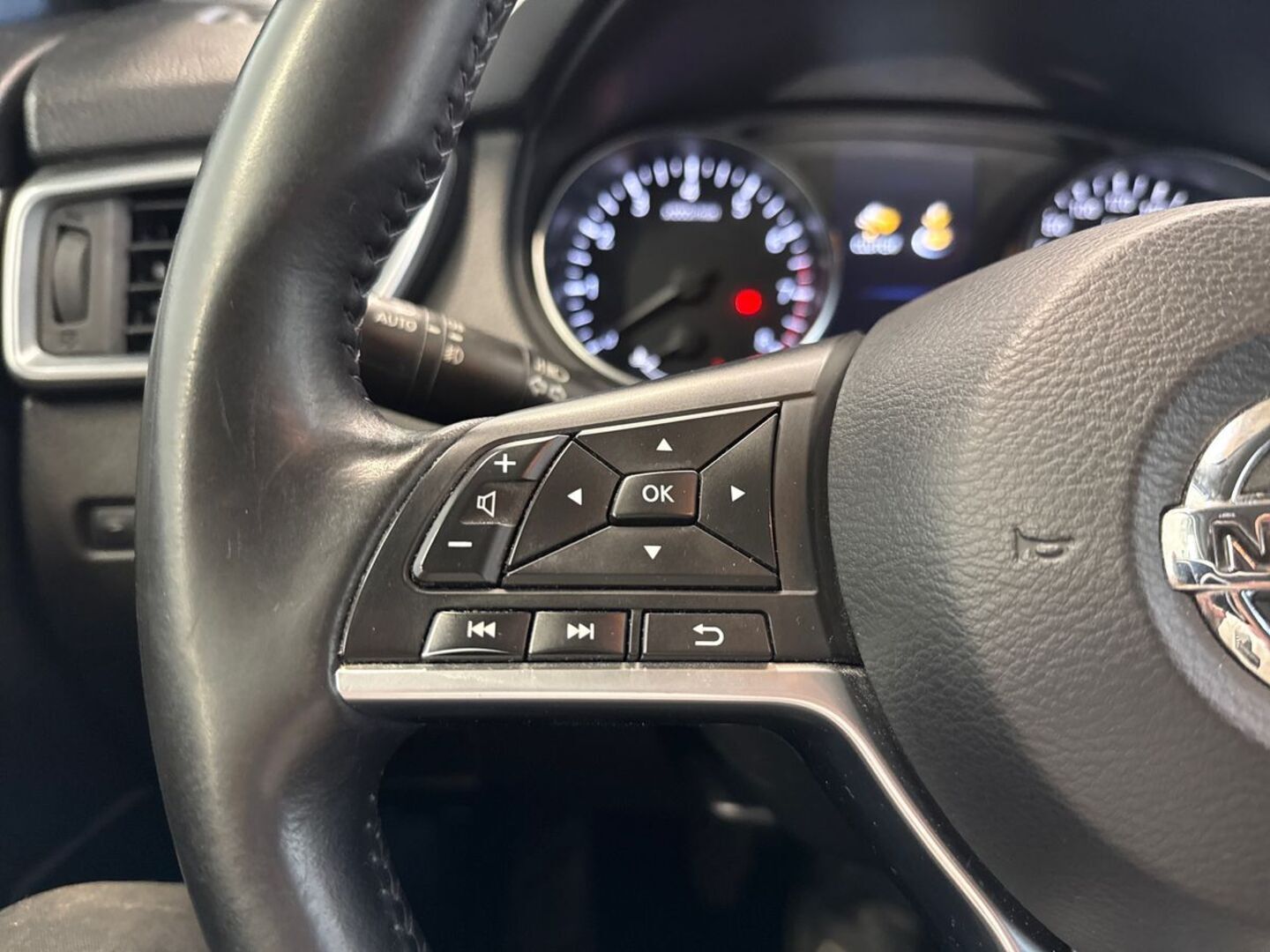 NISSAN Qashqai 23