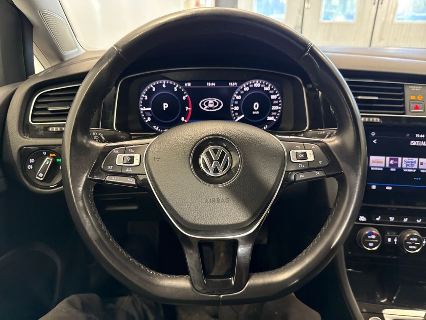 VOLKSWAGEN Golf 2018