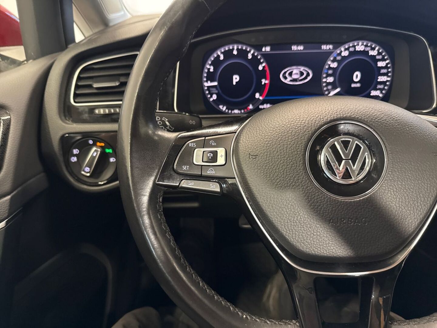 VOLKSWAGEN Golf 2018
