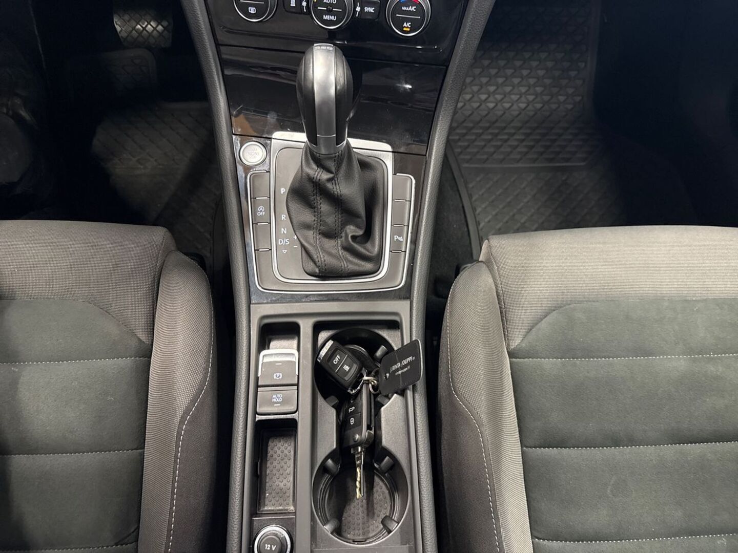 VOLKSWAGEN Golf 2018