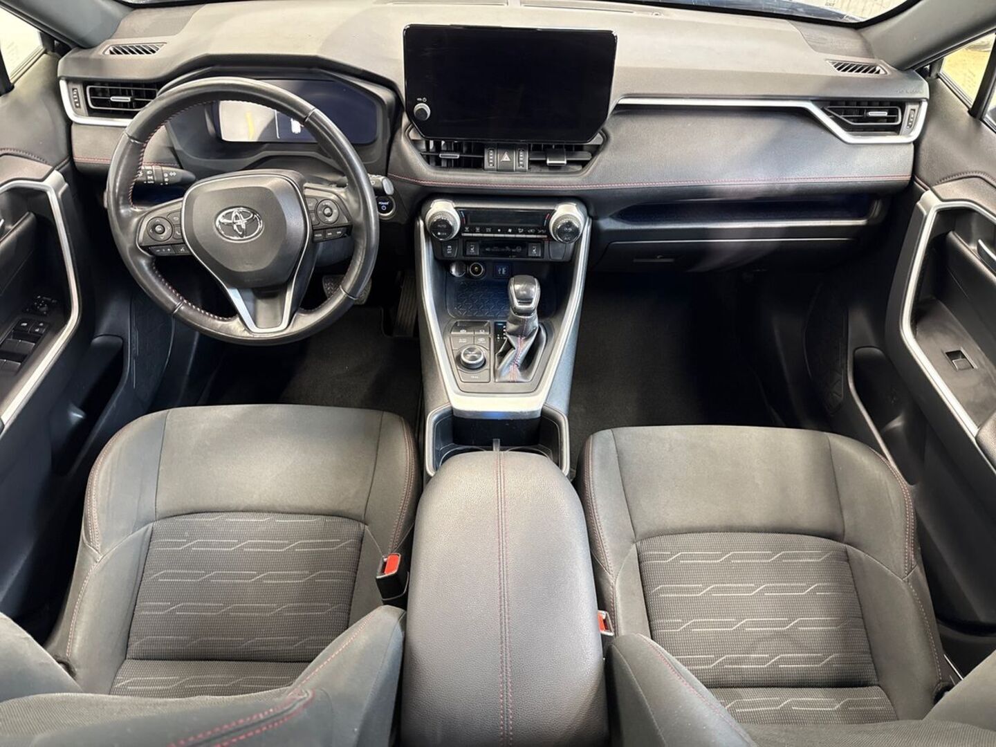 TOYOTA RAV4 Plug-in 18