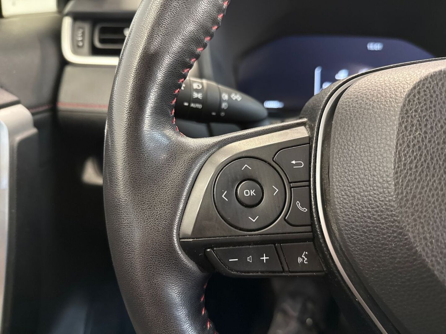 TOYOTA RAV4 Plug-in 22