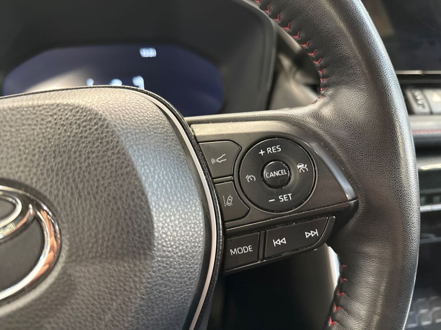 TOYOTA RAV4 Plug-in 23