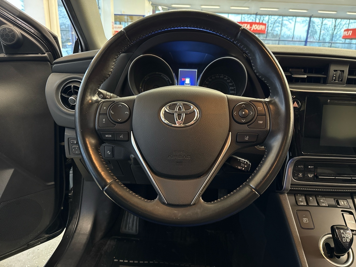 TOYOTA Auris 2017