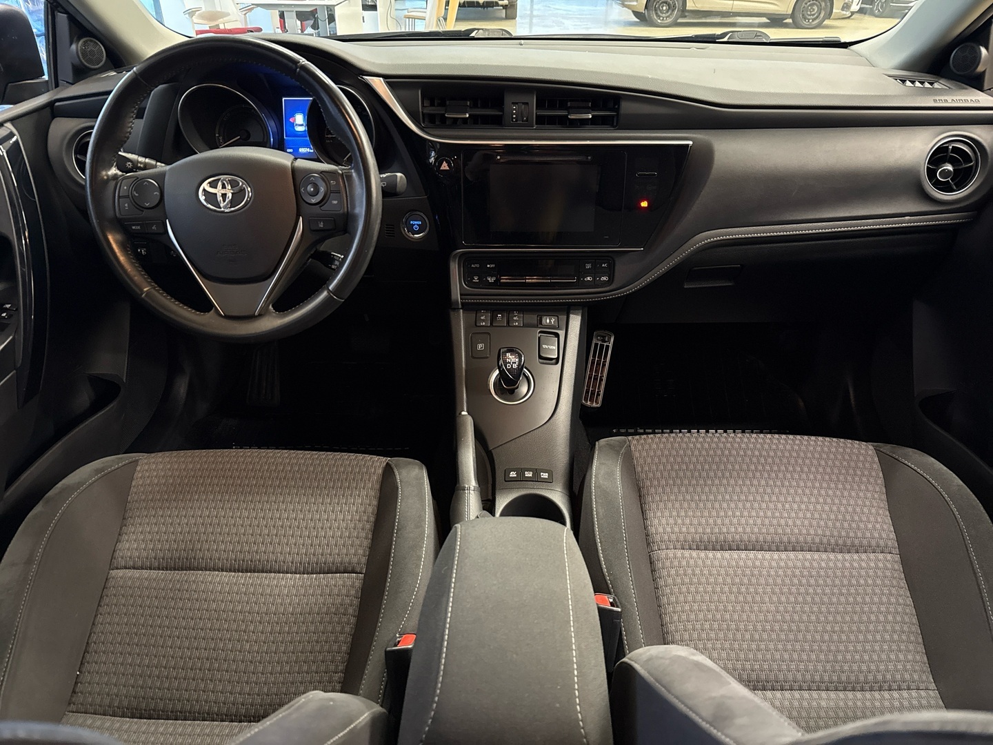 TOYOTA Auris 2017