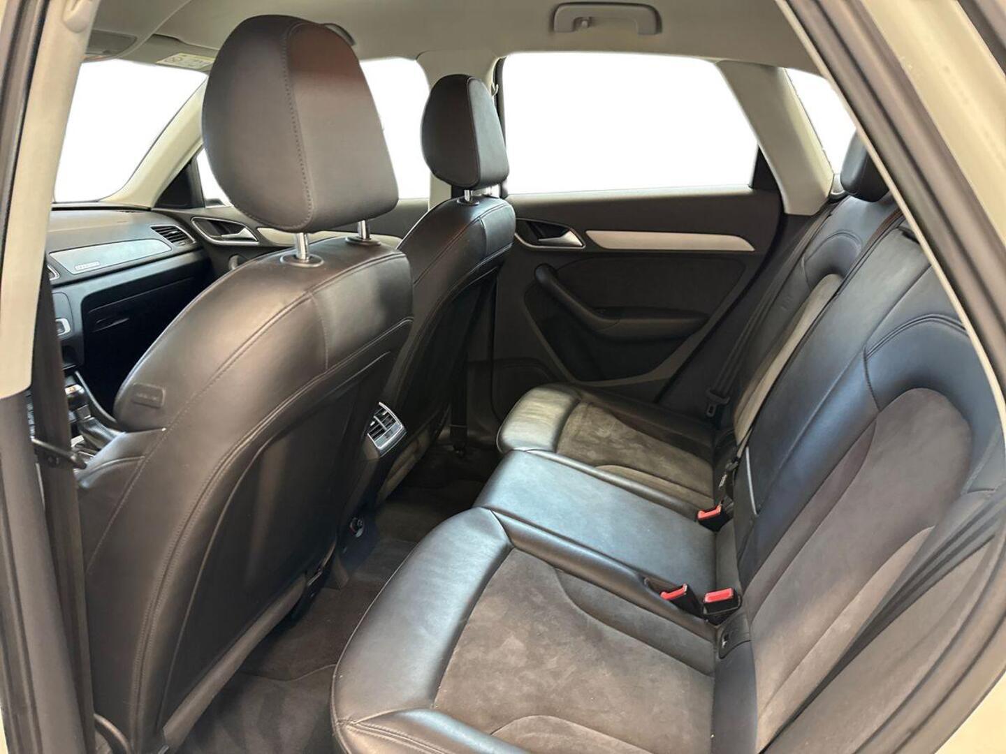 AUDI Q3 10