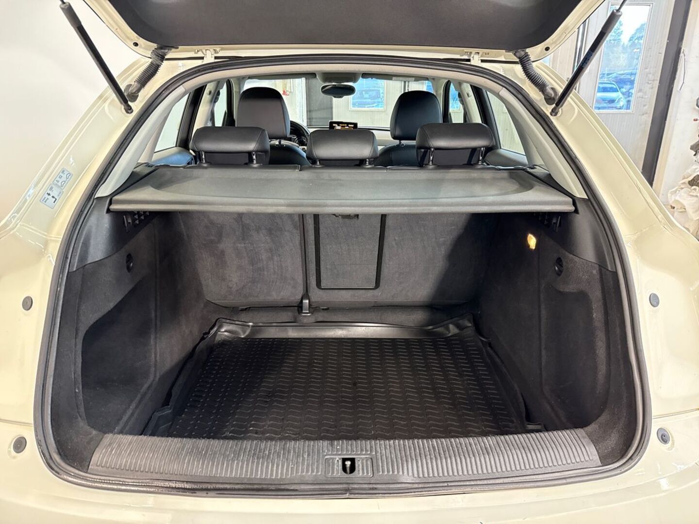 AUDI Q3 11