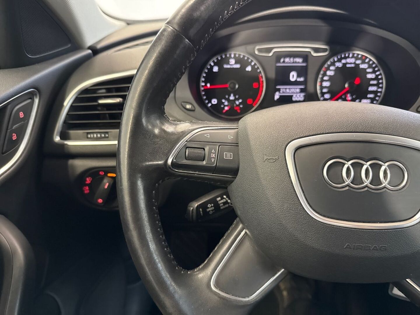 AUDI Q3 21
