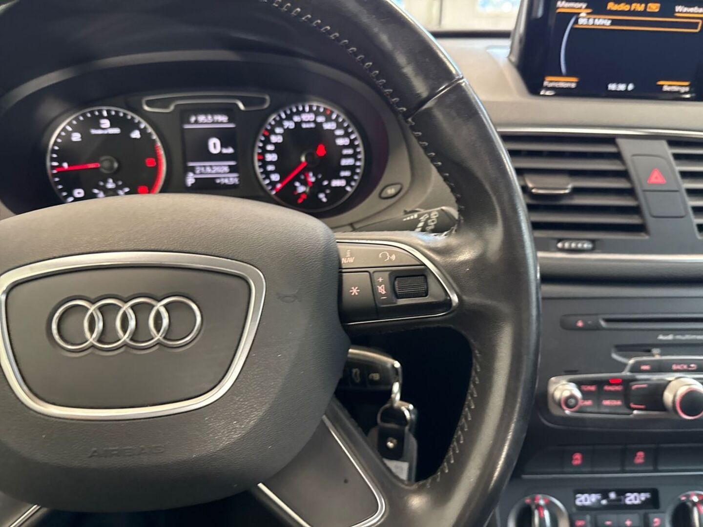 AUDI Q3 22