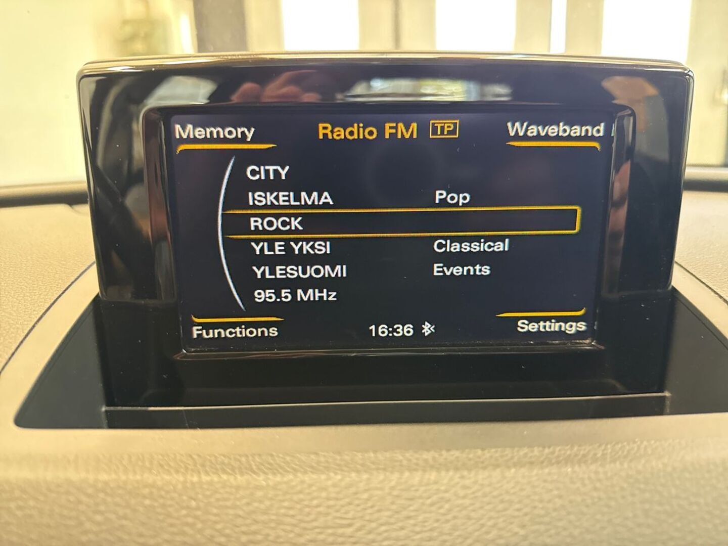AUDI Q3 23