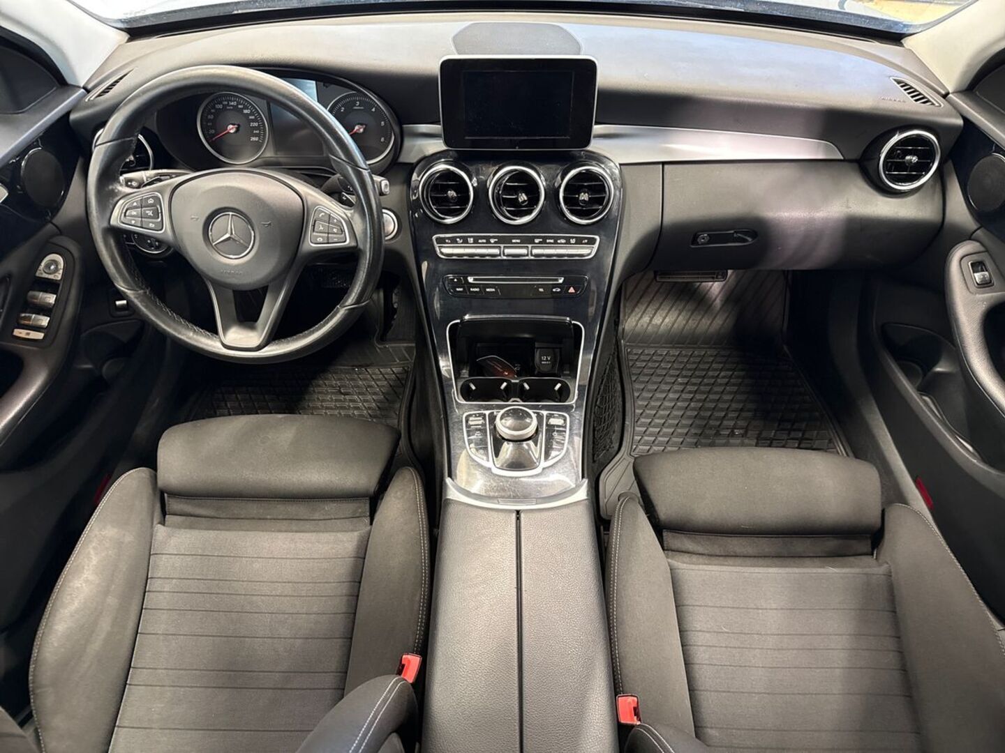 MERCEDES-BENZ C 18