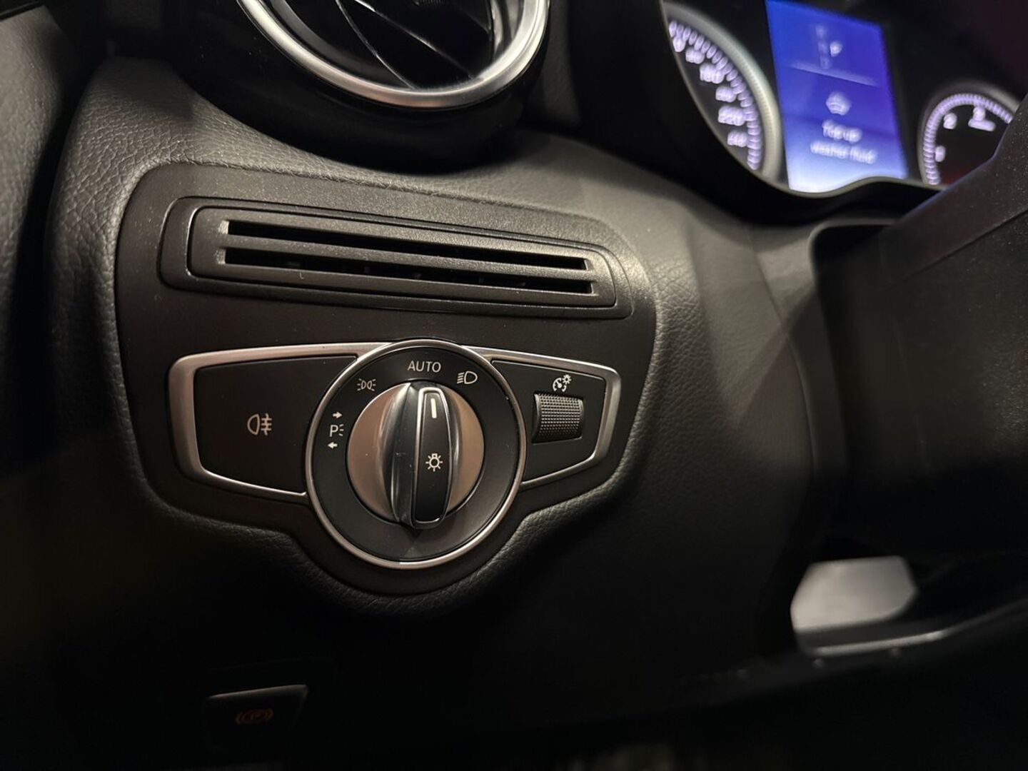 MERCEDES-BENZ C 23